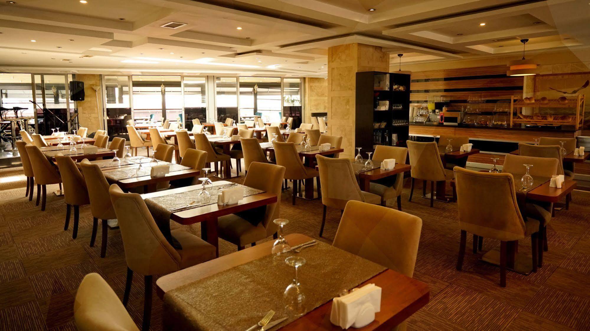 Es Albatros Hotel Ескишехир Екстериор снимка