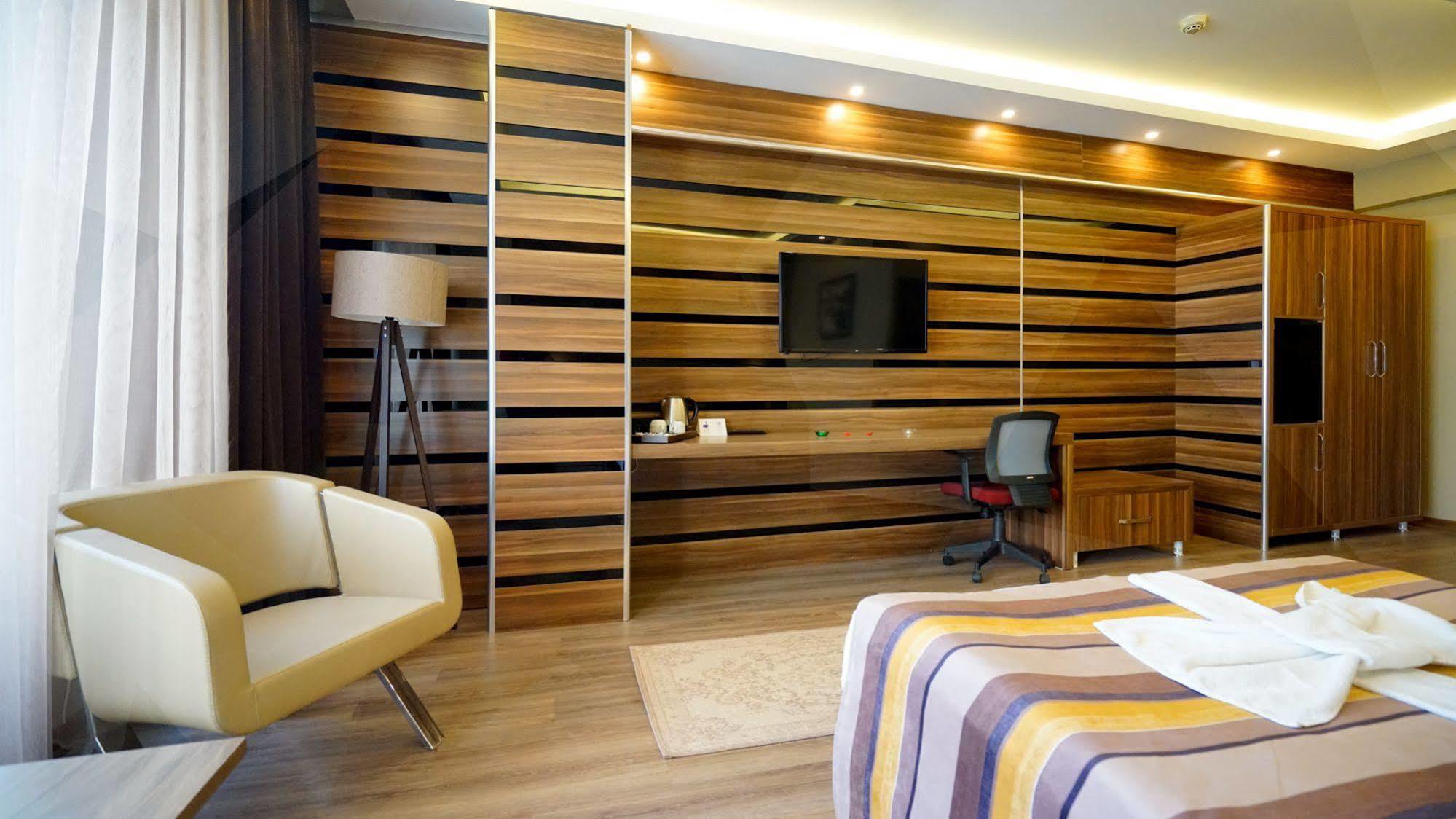 Es Albatros Hotel Ескишехир Екстериор снимка