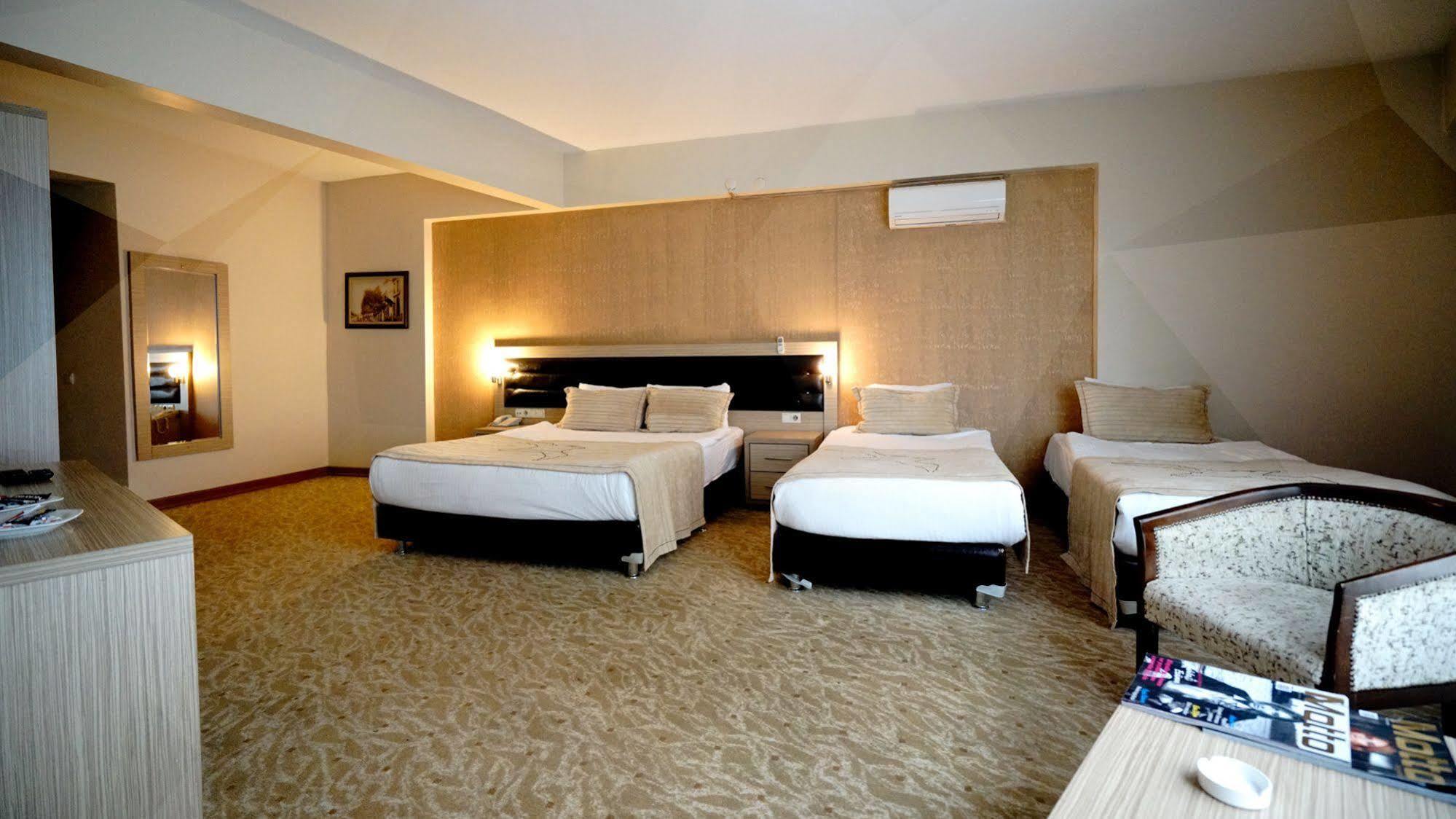Es Albatros Hotel Ескишехир Екстериор снимка