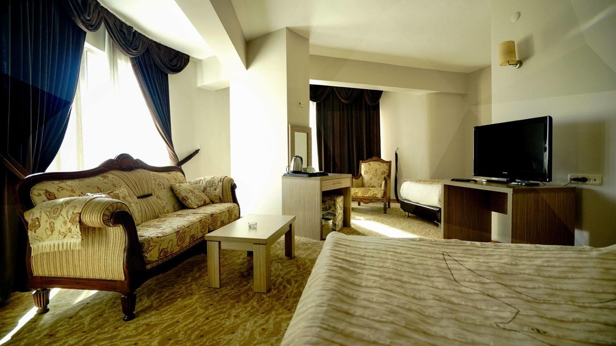 Es Albatros Hotel Ескишехир Екстериор снимка