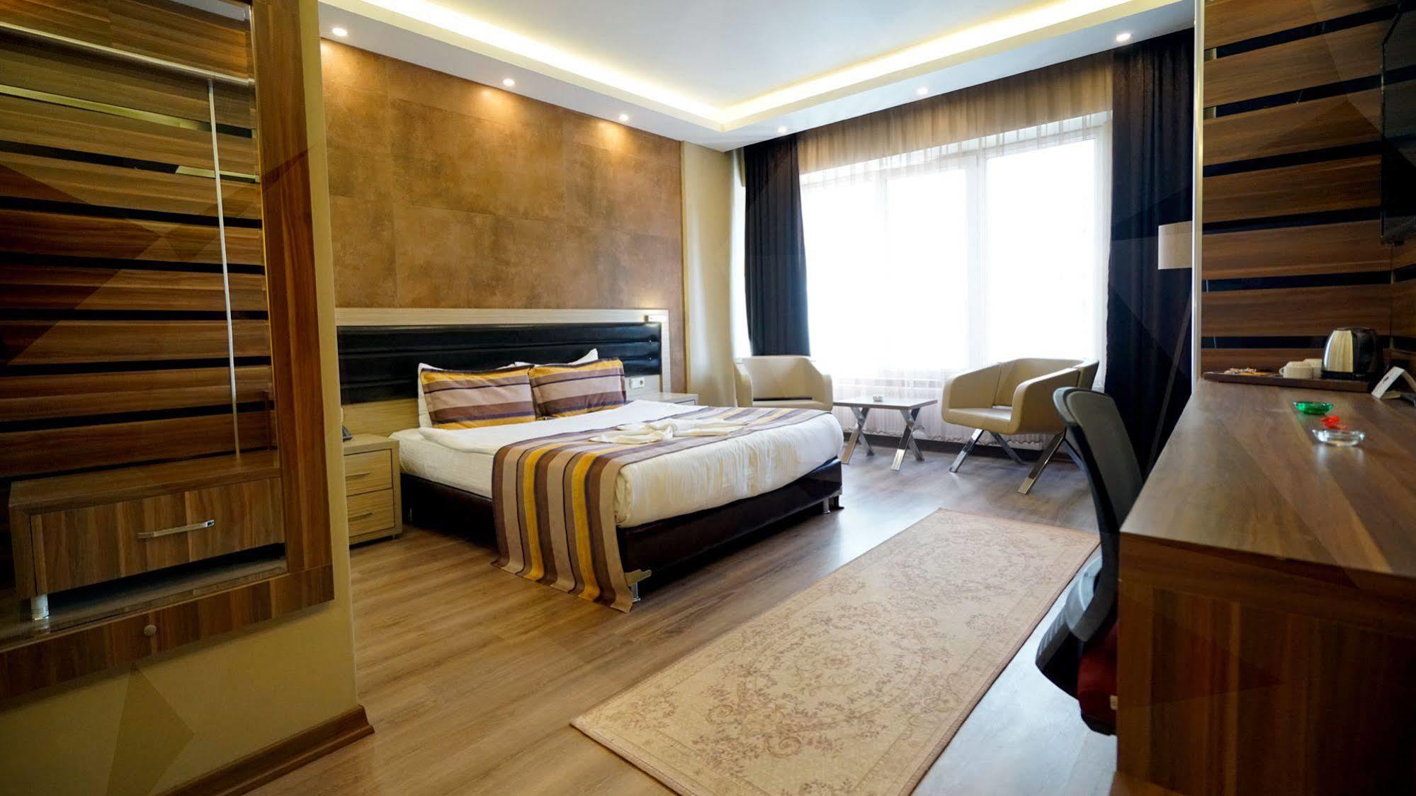 Es Albatros Hotel Ескишехир Екстериор снимка