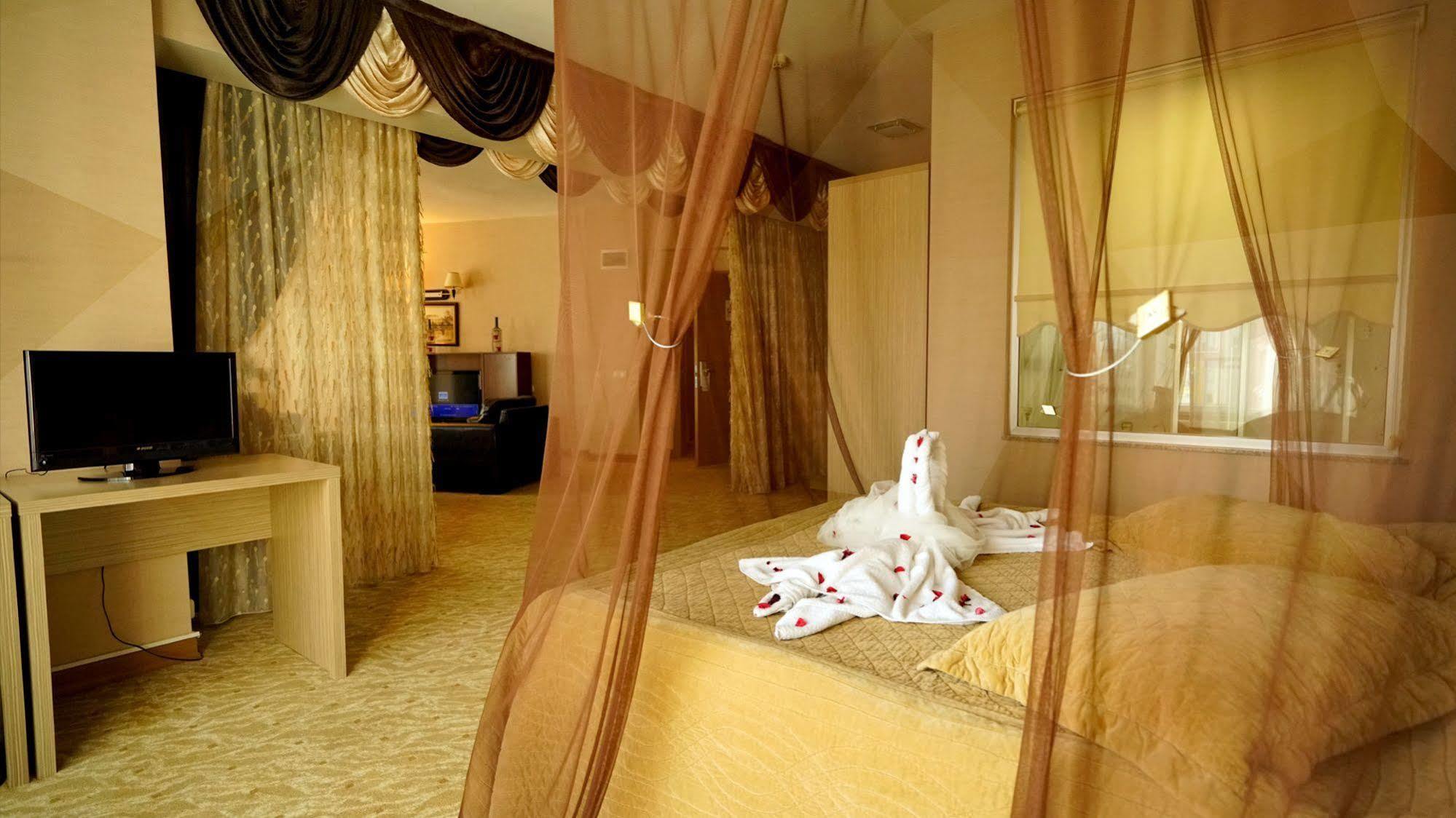 Es Albatros Hotel Ескишехир Екстериор снимка