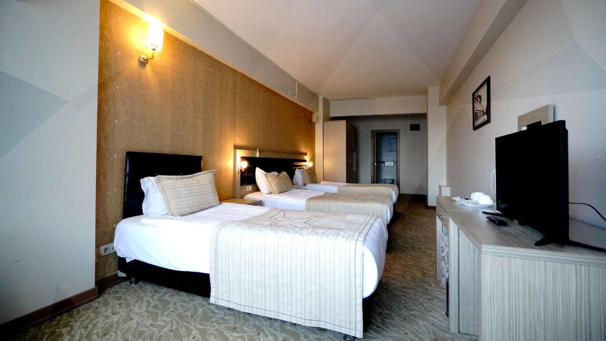 Es Albatros Hotel Ескишехир Екстериор снимка