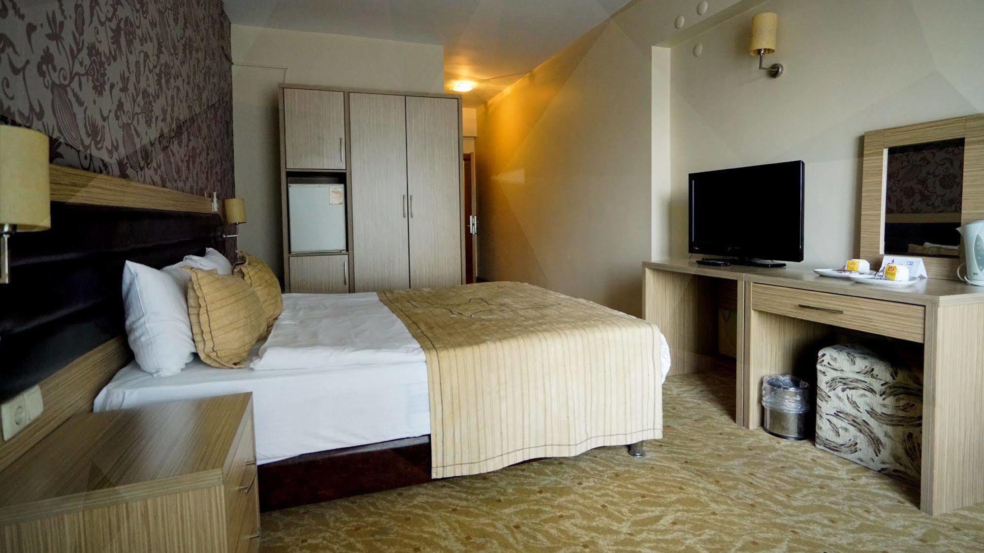 Es Albatros Hotel Ескишехир Екстериор снимка