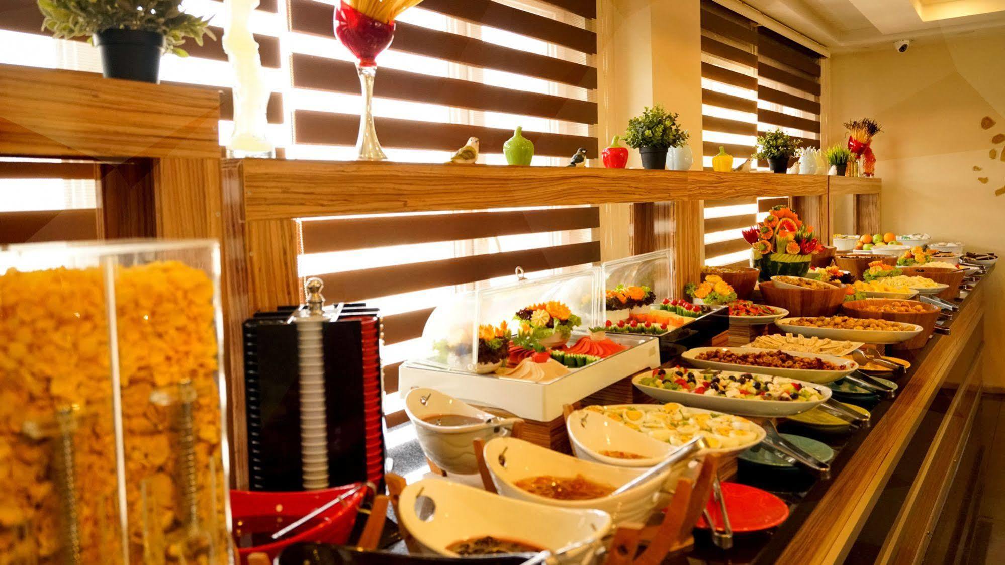 Es Albatros Hotel Ескишехир Екстериор снимка