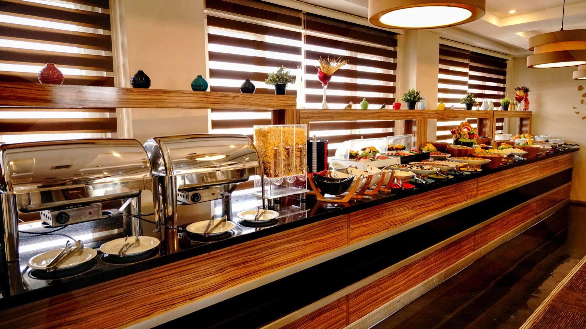 Es Albatros Hotel Ескишехир Екстериор снимка