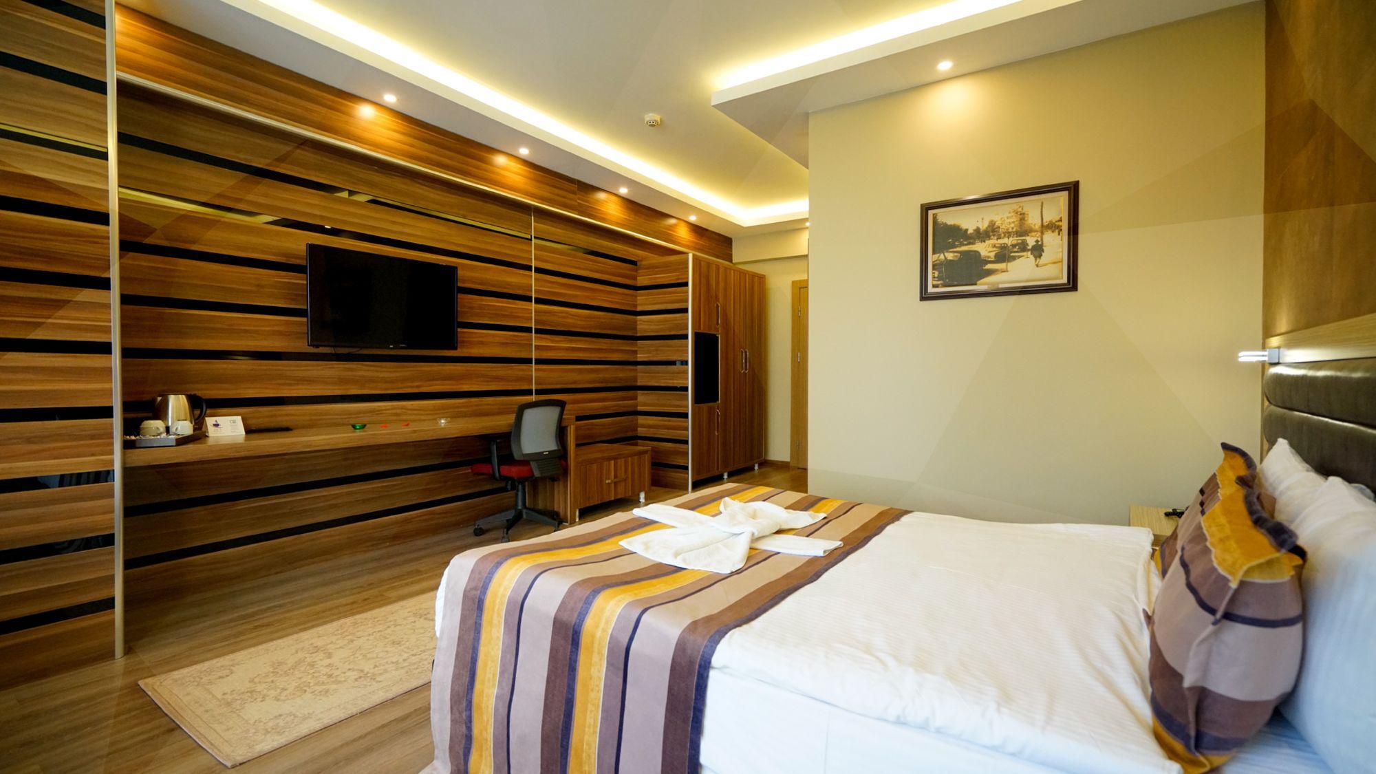 Es Albatros Hotel Ескишехир Екстериор снимка