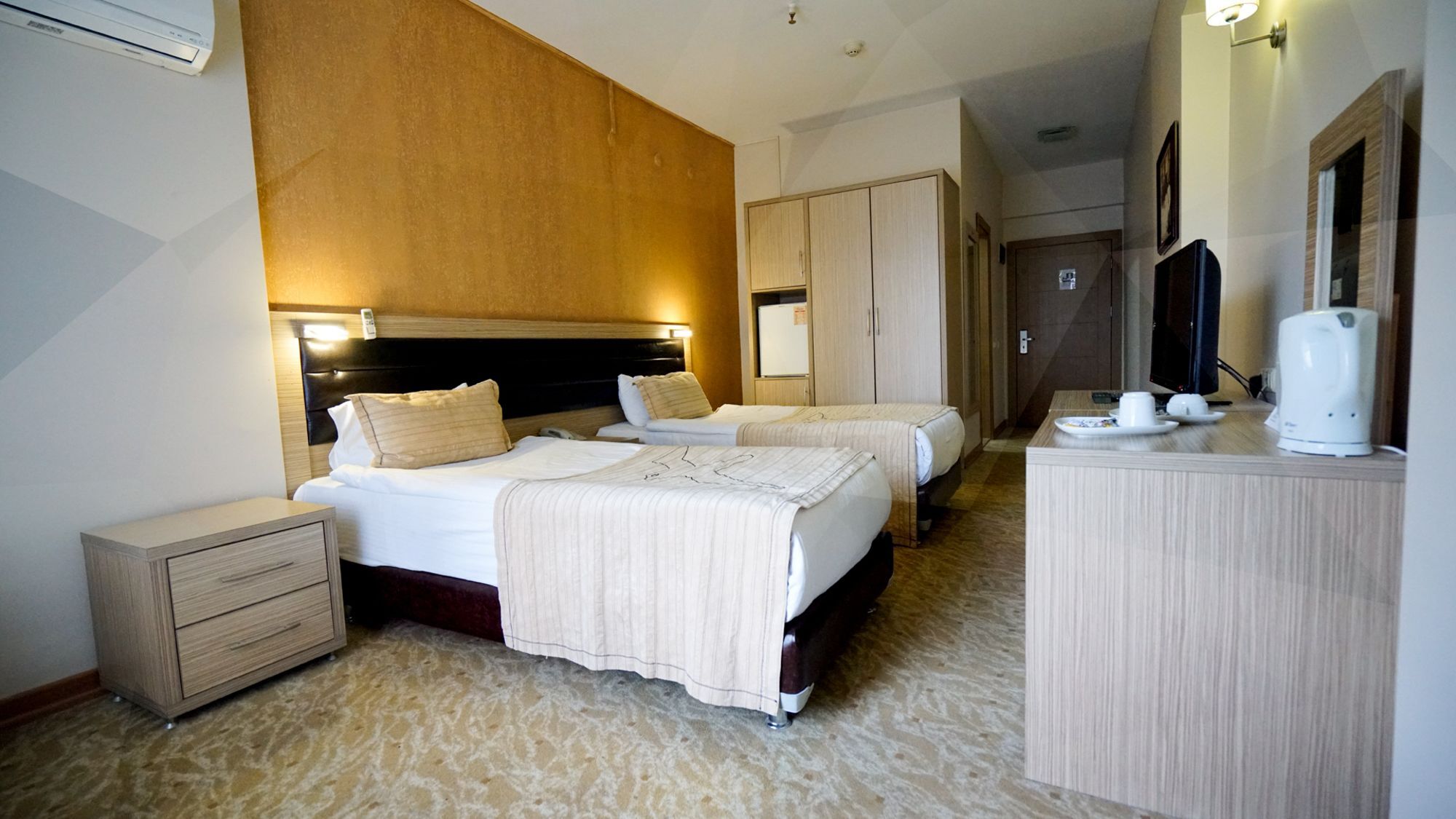 Es Albatros Hotel Ескишехир Екстериор снимка